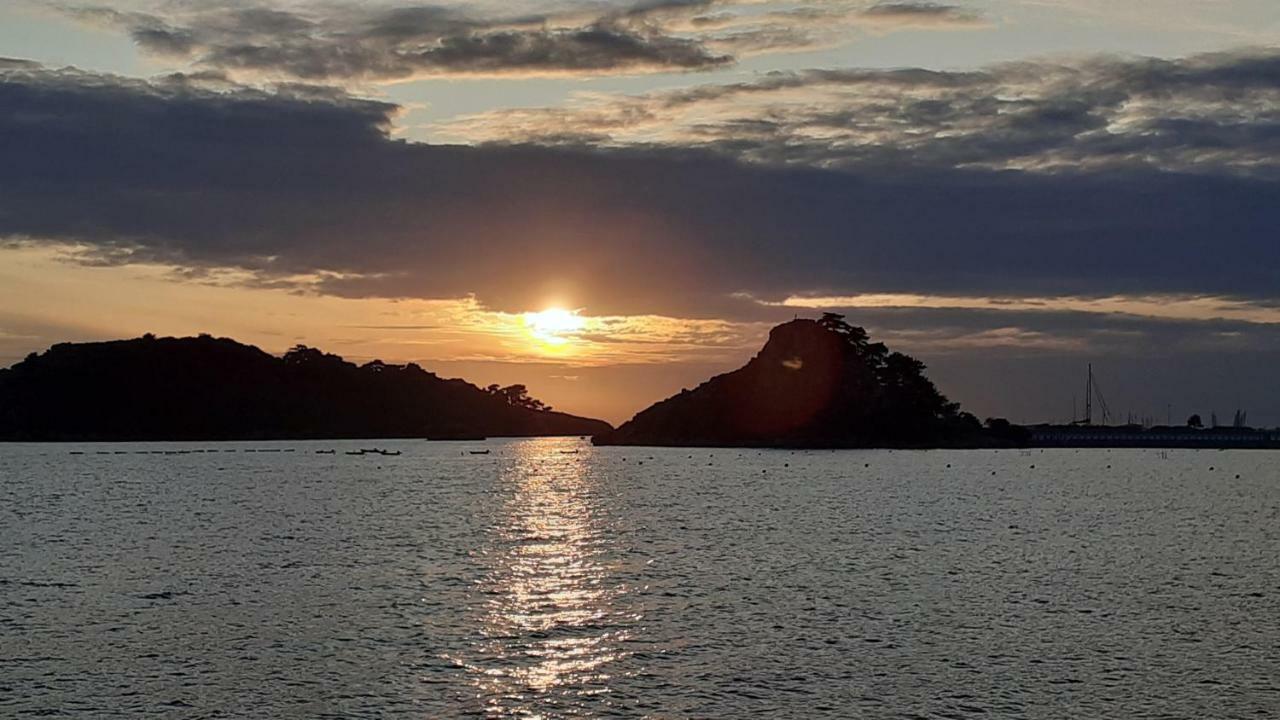 Les Pieds Dans L Eau Acces A La Depuis La Trebeurden